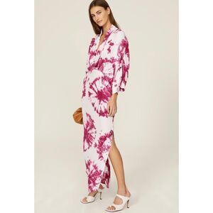 S/W/F
Magenta Tie Dye Plunge Dress ❤️